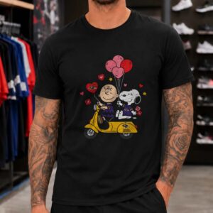 Peanuts Charlie Brown And Snoopy Valentine's Day Baltimore Ravens T-Shirt