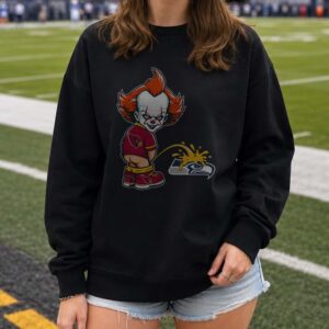 Pennywise Arizona Cardinals Peeing On Seattle Seahawks Funny T-Shirt