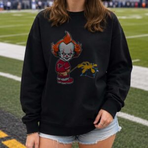 Pennywise IT Atlanta Falcons Peeing On Carolina Panthers Funny Rivalry T-Shirt