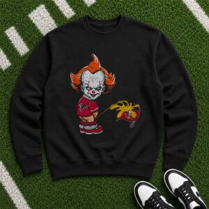 Pennywise IT Atlanta Falcons Peeing On Tampa Bay Buccaneers Funny Horror T-Shirt