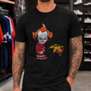 Pennywise IT Atlanta Falcons Peeing On Tampa Bay Buccaneers Funny Horror T-Shirt
