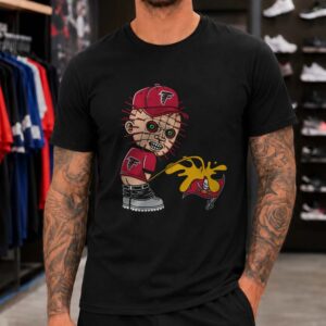 Pinhead Hellraiser Atlanta Falcons Peeing On Tampa Bay Buccaneers Funny Horror T-Shirt