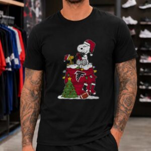 Snoopy And Woodstock Christmas On Doghouse Atlanta Falcons NFL T-Shirt