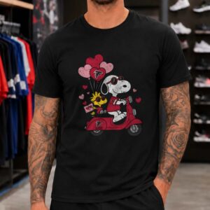 Snoopy Woodstock Atlanta Falcons Valentine's Day Heart Balloon Scooter T-Shirt