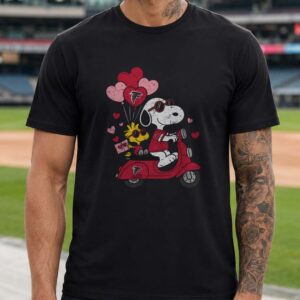 Snoopy Woodstock Atlanta Falcons Valentine's Day Heart Balloon Scooter T-Shirt